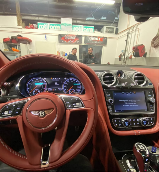 Bentley Innenraum & Cockpit Service